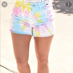 Judy Blue Los Angeles Swirl Tie Dye Shorts